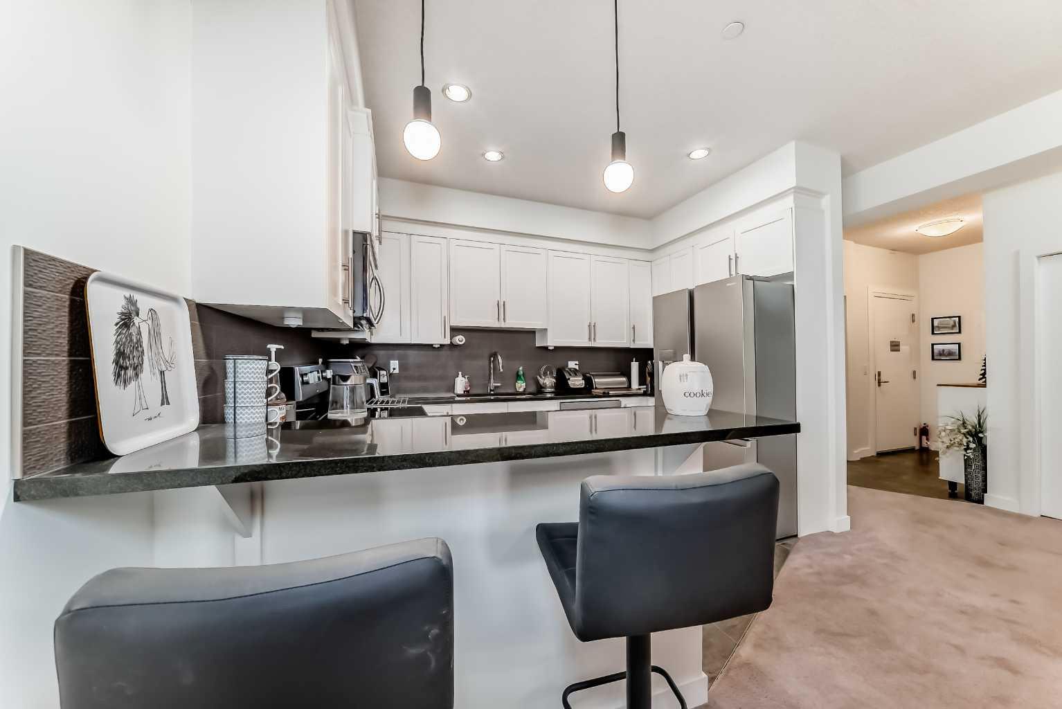 1005A Westmount Drive 211