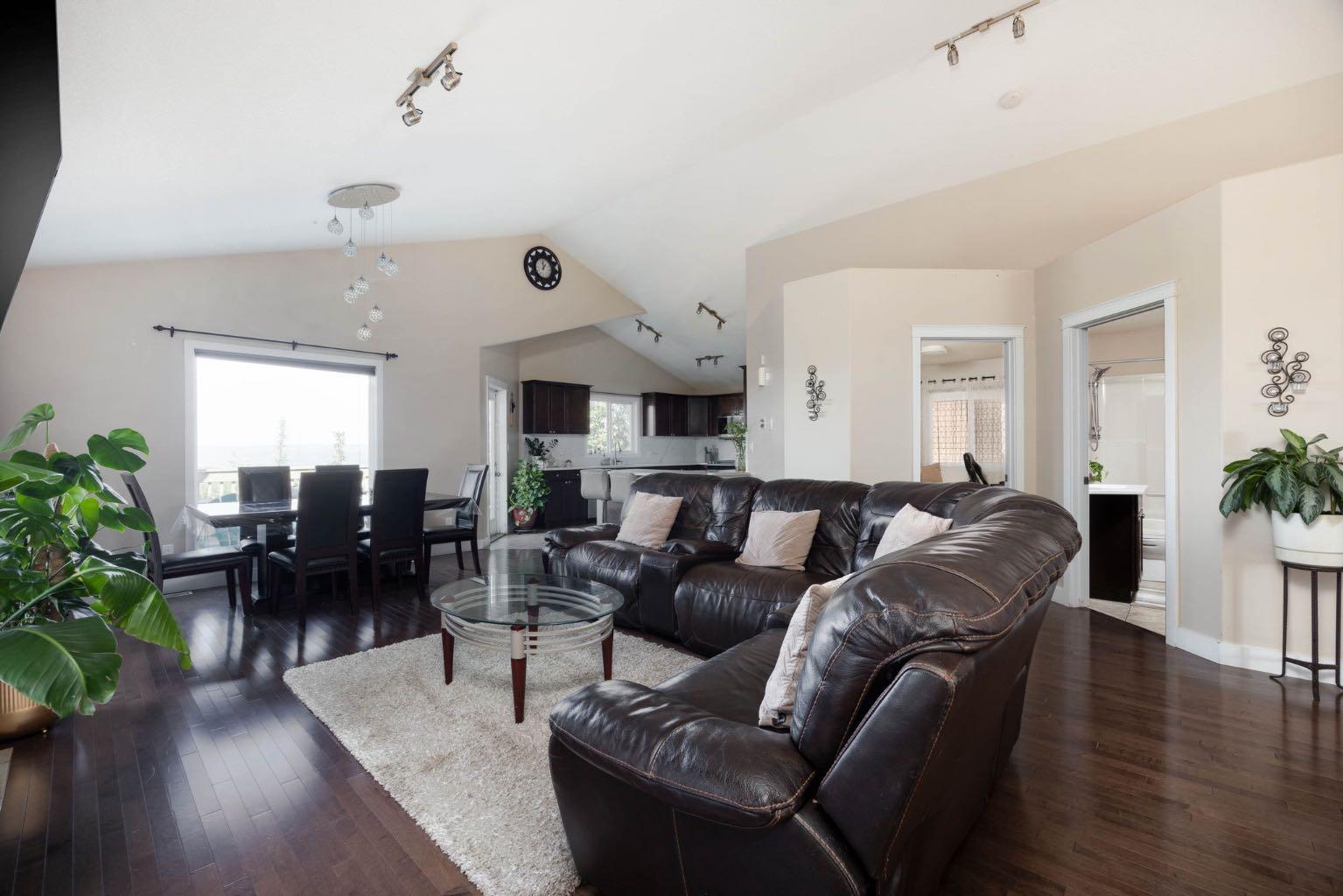 212 Merganser Crescent