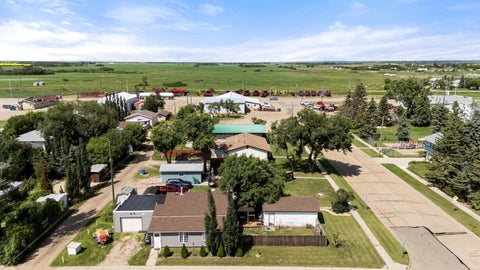 Photo of 4704 50 Avenue, Killam, AB T0B 2L0 (MLS # A2329057)