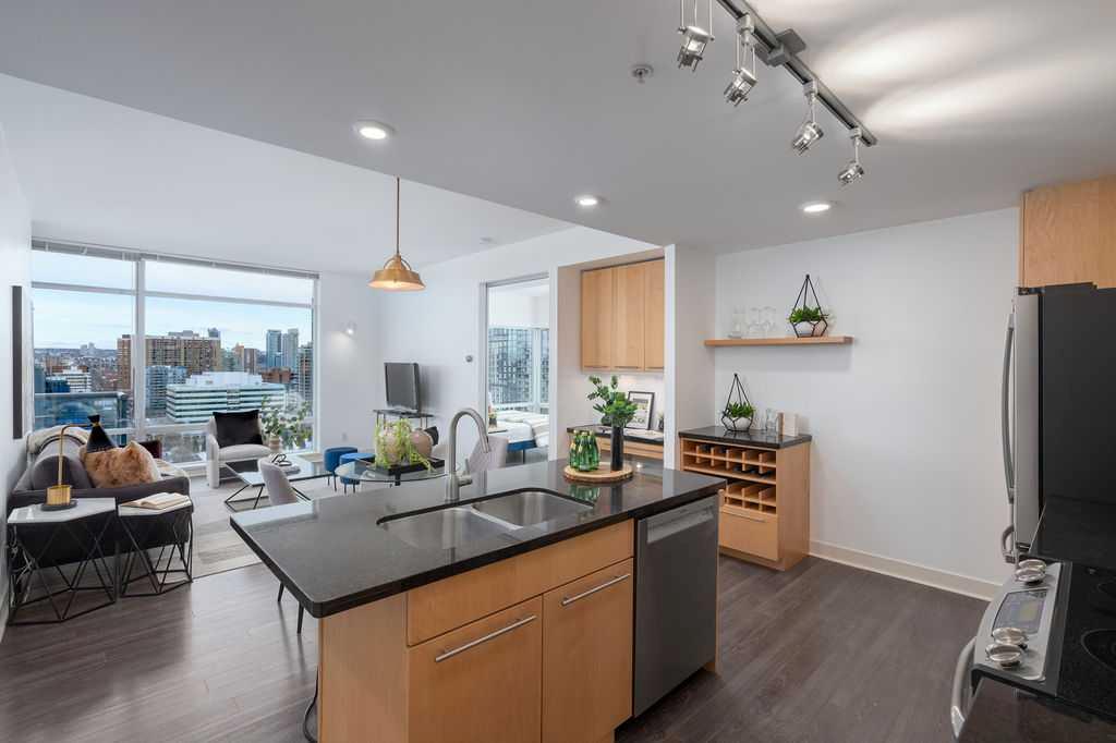 215 13 Avenue SW 1703