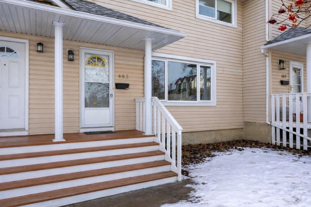 Photo of 462 Killarney Glen Court SW, Calgary, AB T3E 7H4 (MLS # A2283328)