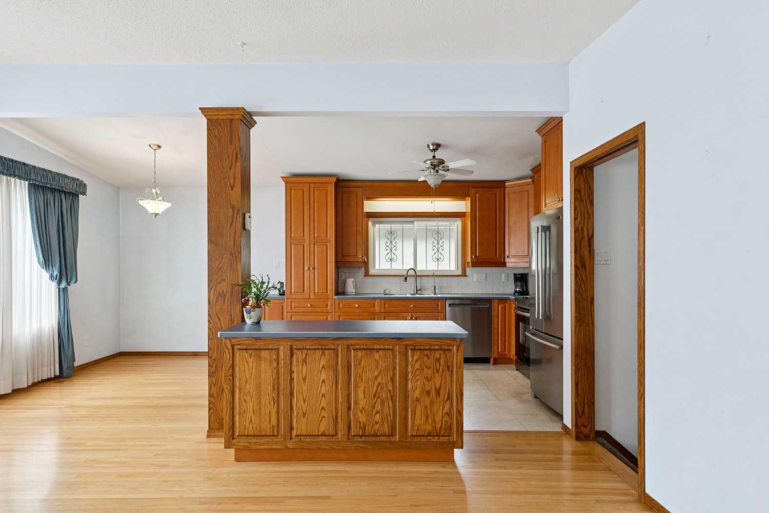 4823 Brisebois Drive NW
