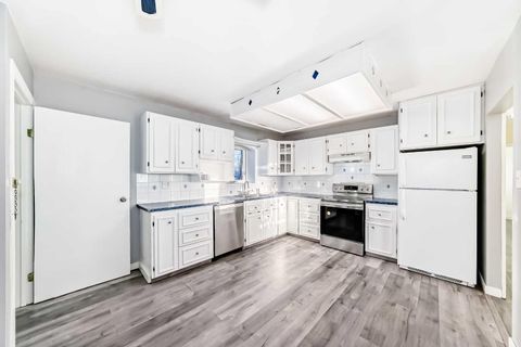 Photo of 1511 43 Street SE, Calgary, AB T2A 1M3 (MLS # A2305033)