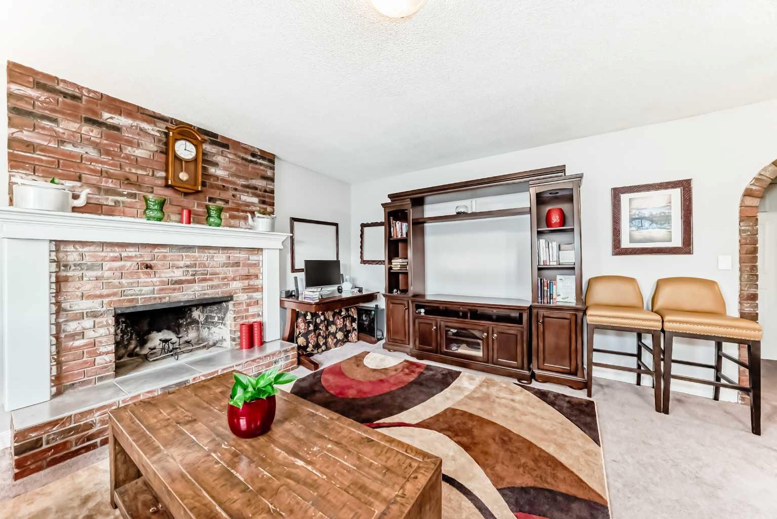 363 Templeside Circle NE