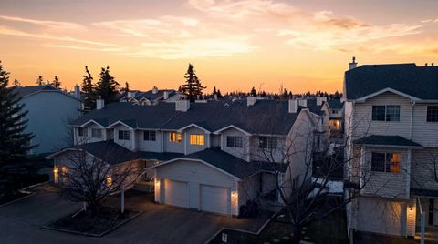 Photo of 310 HAWKSTONE Manor NW, Calgary, AB T3G 2X2 (MLS # A2306089)
