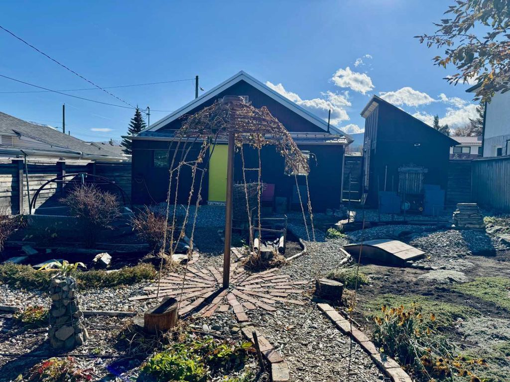 Photo of 8137 21 Avenue, Coleman, AB T0K 0M0 (MLS # A2265732)