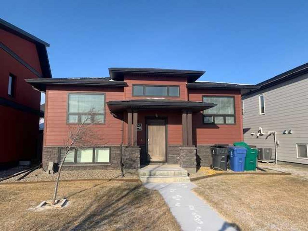 Photo of 359 Caledonia Boulevard W #2, Lethbridge, AB T1J 5J5 (MLS # A2292331)