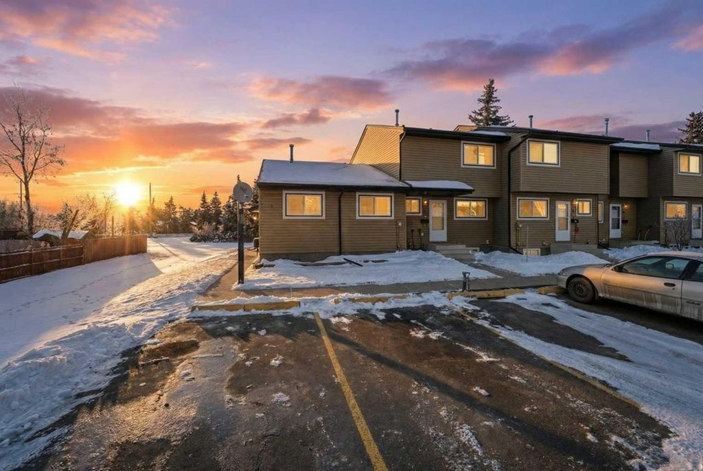 Photo of 96 Holmes Street #1, Red Deer, AB T4P 6G6 (MLS # A2288471)