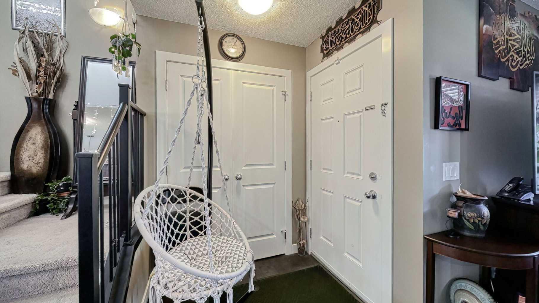 552 Evanston Drive NW