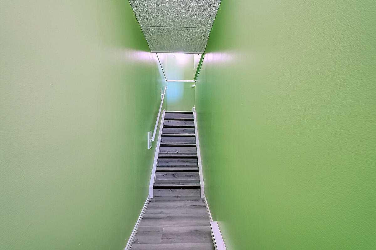 2200 Woodview Drive SW 206