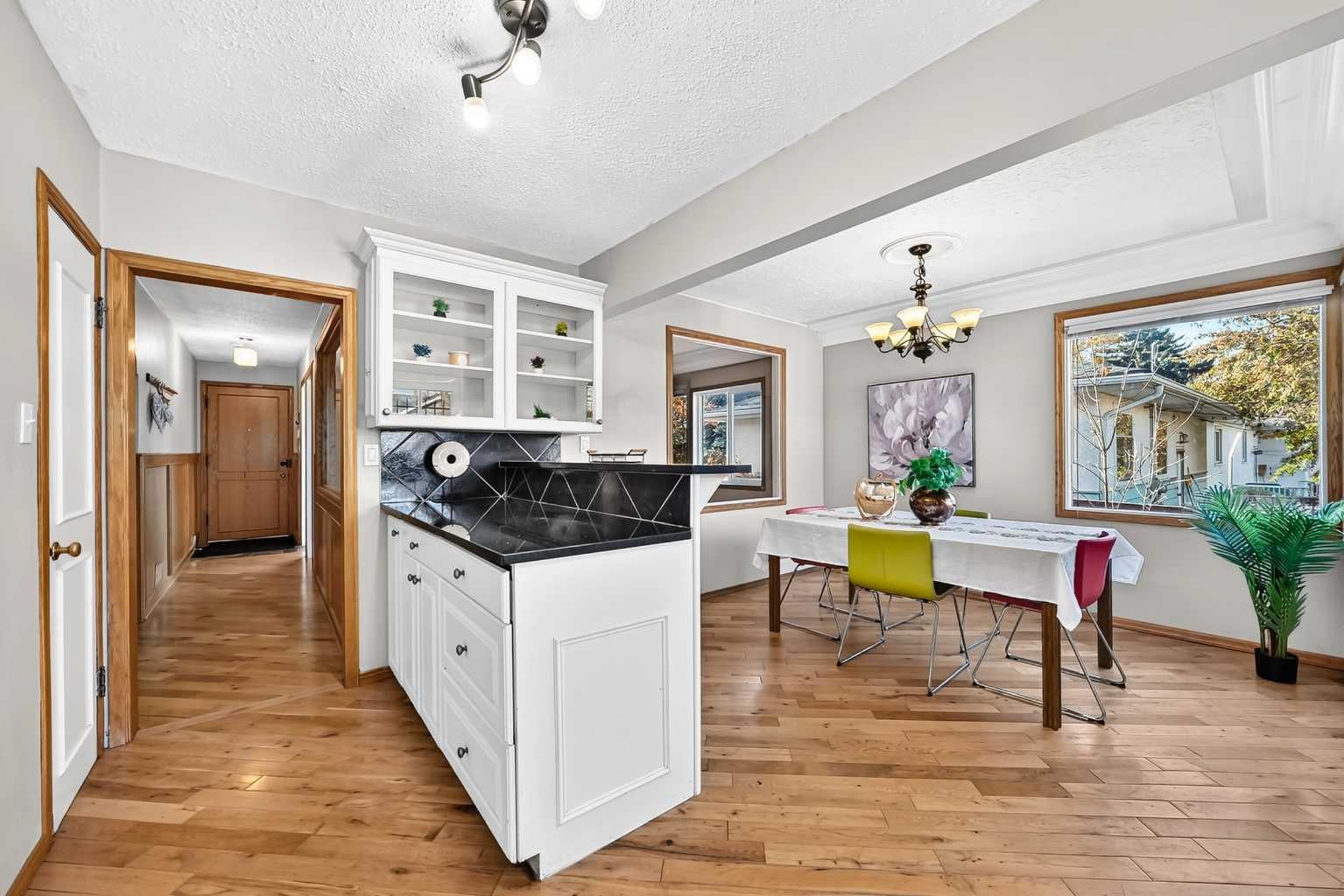 2208 Capitol Hill Crescent NW