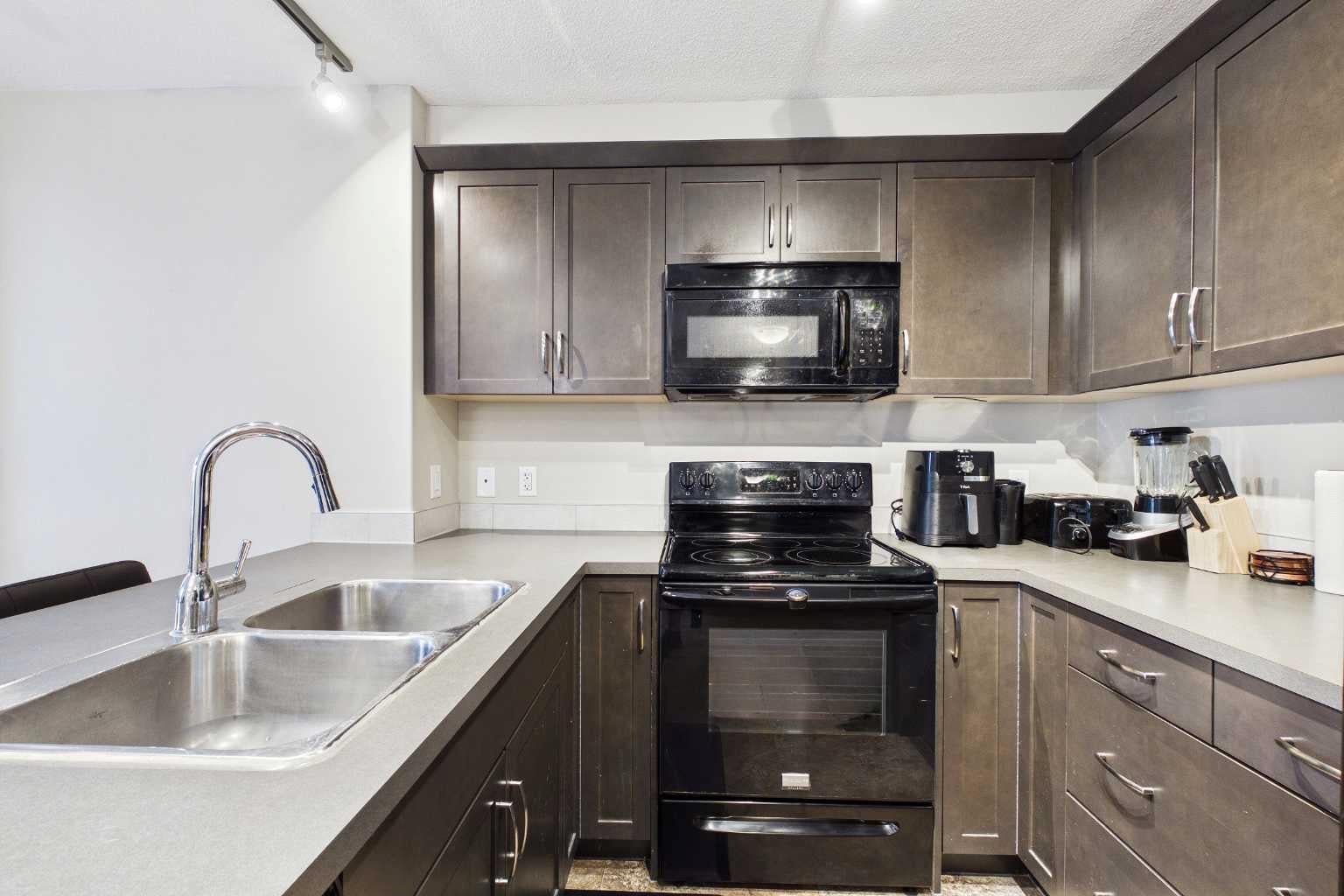 402 Kincora Glen Road NW 3307