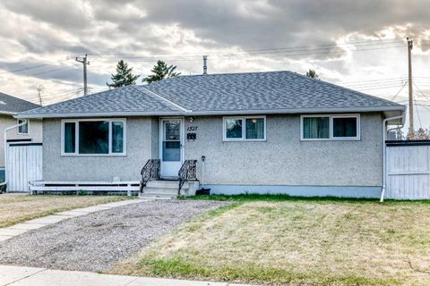 Photo of 1527 49 Street SE, Calgary, AB T2A 1S2 (MLS # A2306320)