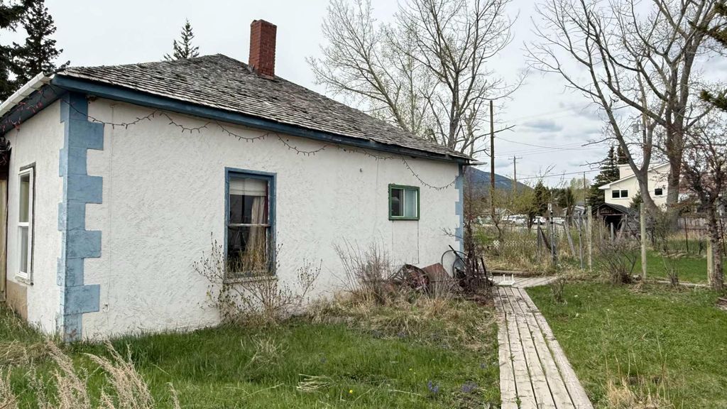 Photo of 2520 213, Bellevue, AB T0K 0C0 (MLS # A2309880)