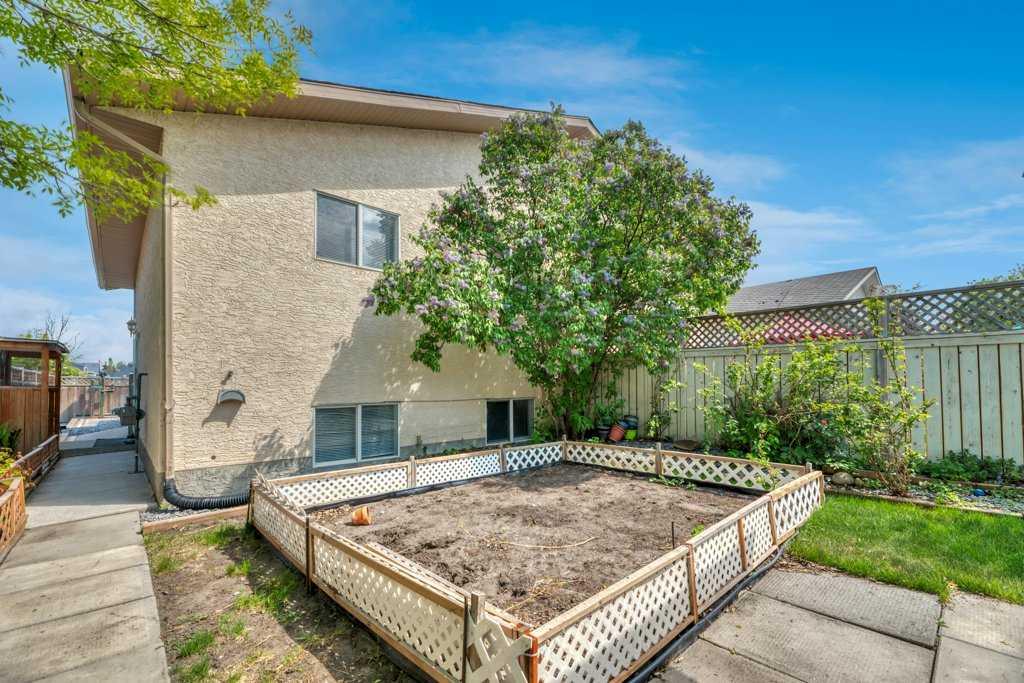 312 Strathaven Drive