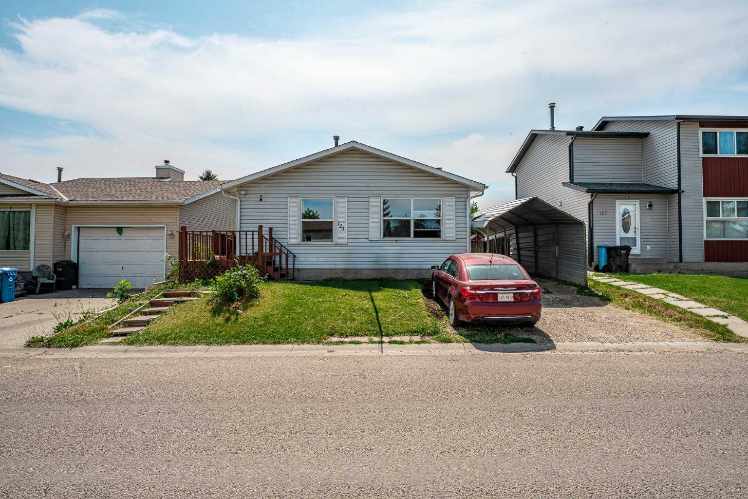 123 Castleglen Road NE