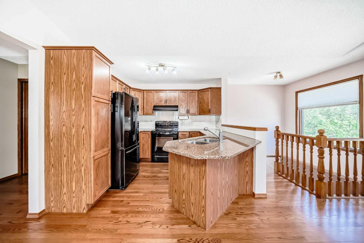 96 Arbour Ridge Way NW