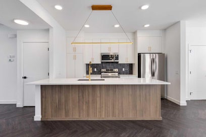 7126 Rangeview Avenue SE Calgary AB T3S 0S7
