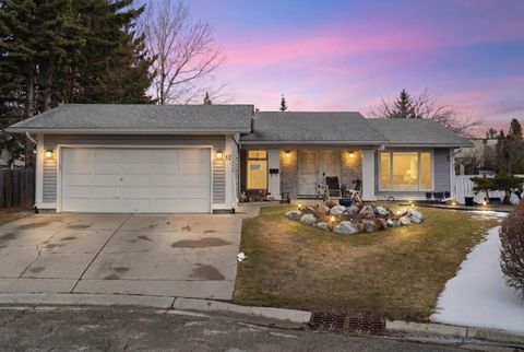 Photo of 12 Thornwood Place NW, Calgary, AB T2K 5N2 (MLS # A2302065)