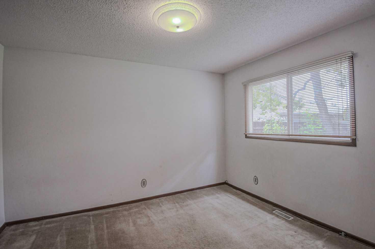 1135 Southglen Drive SW