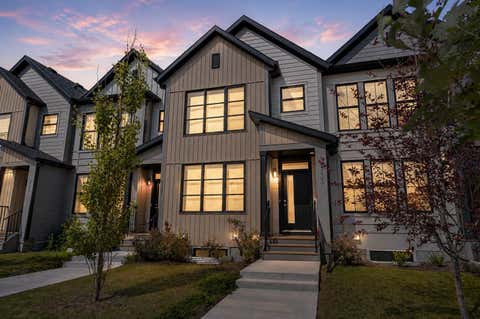 Photo of 733 South Point Gate SW, Airdrie, AB T4B 5H7 (MLS # A2330011)