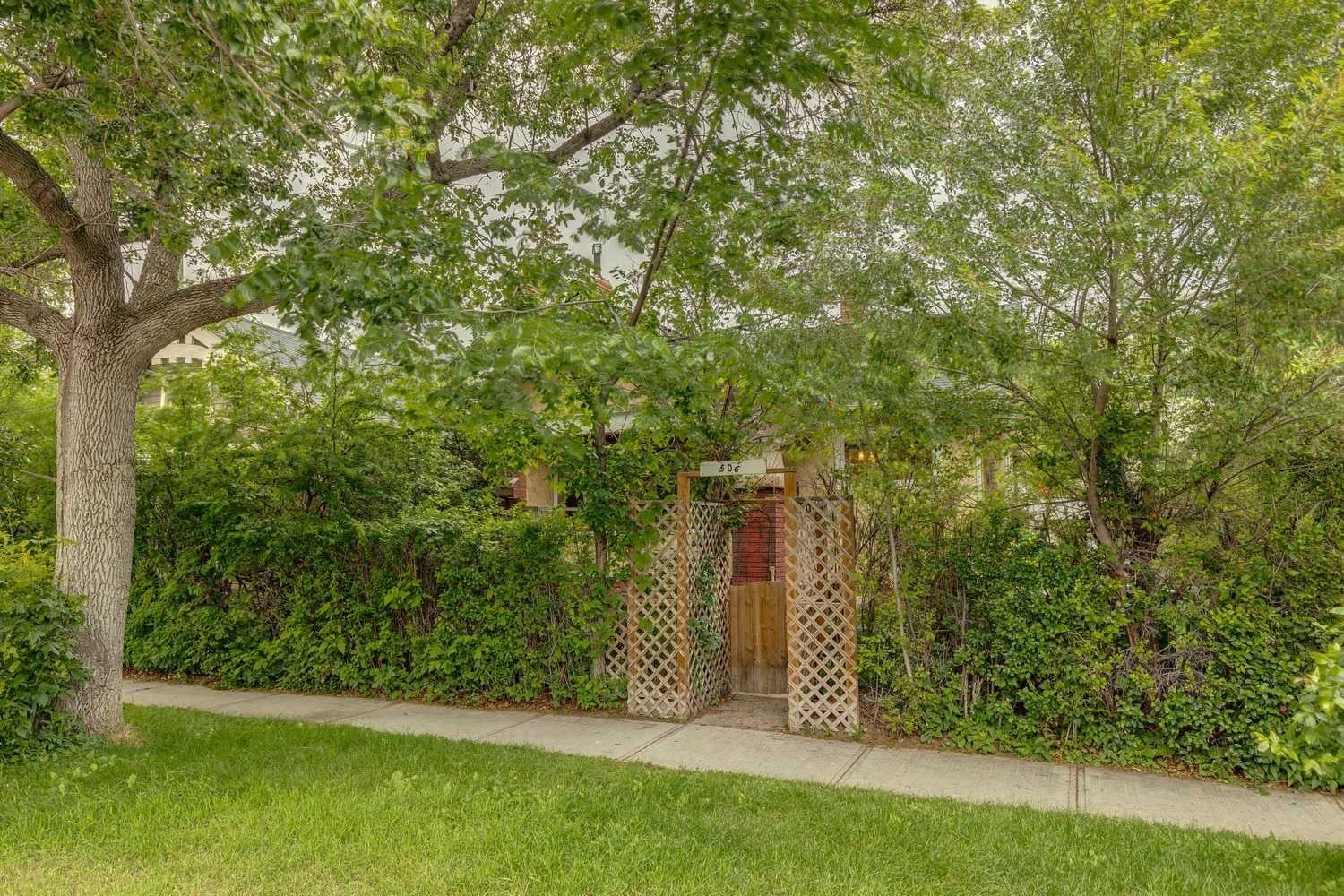 506 38 Avenue SW