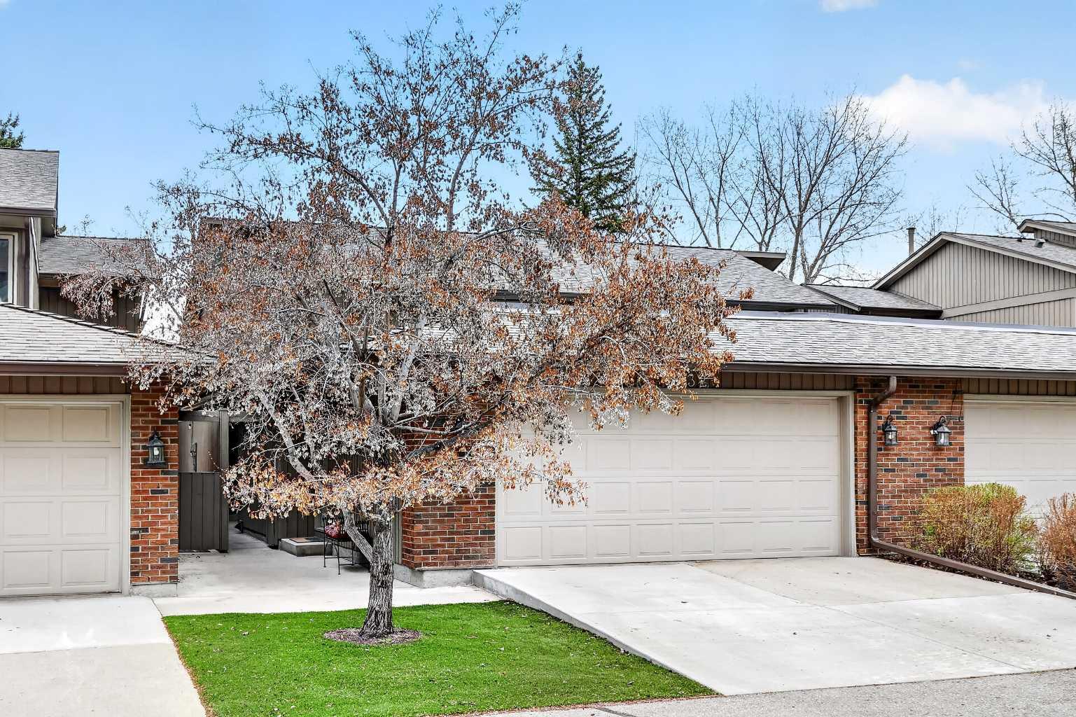860 Midridge Drive SE 832