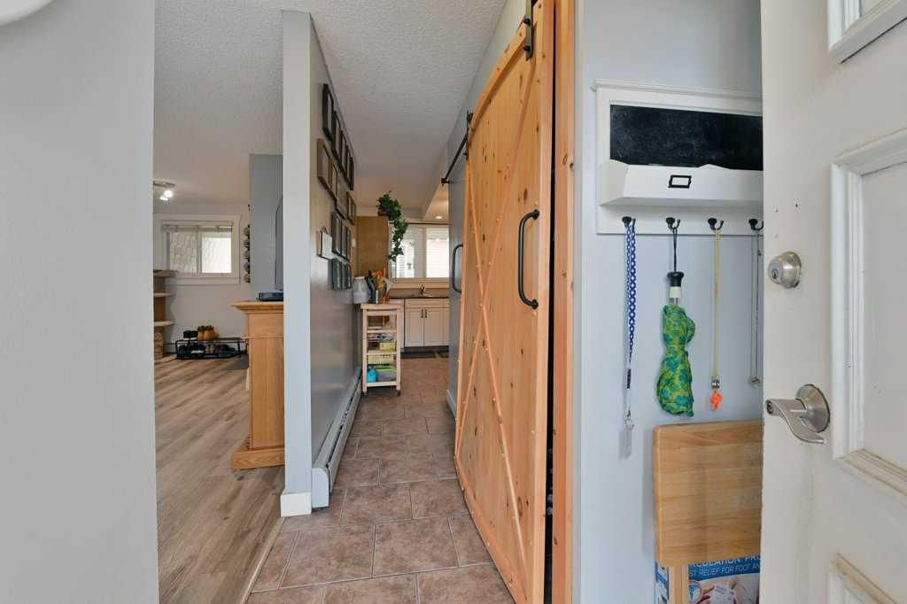 Photo of 7740 Hunterview Drive NW #5, Calgary, AB T2K 5C9 (MLS # A2286831)