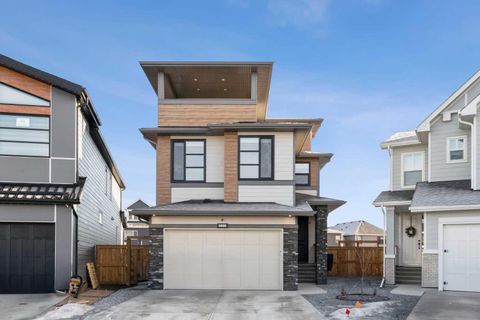 35 Cranbrook Mount SE Calgary AB T3M 3N5