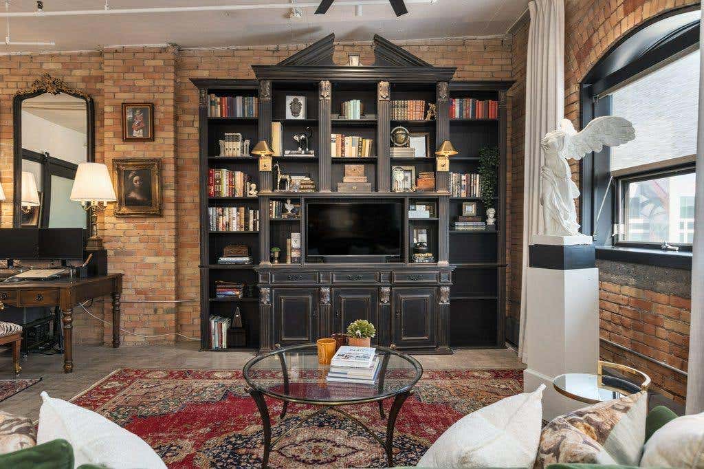 Photo of 240 11 Avenue SW #603, Calgary, AB T2R 0C3 (MLS # A2326905)