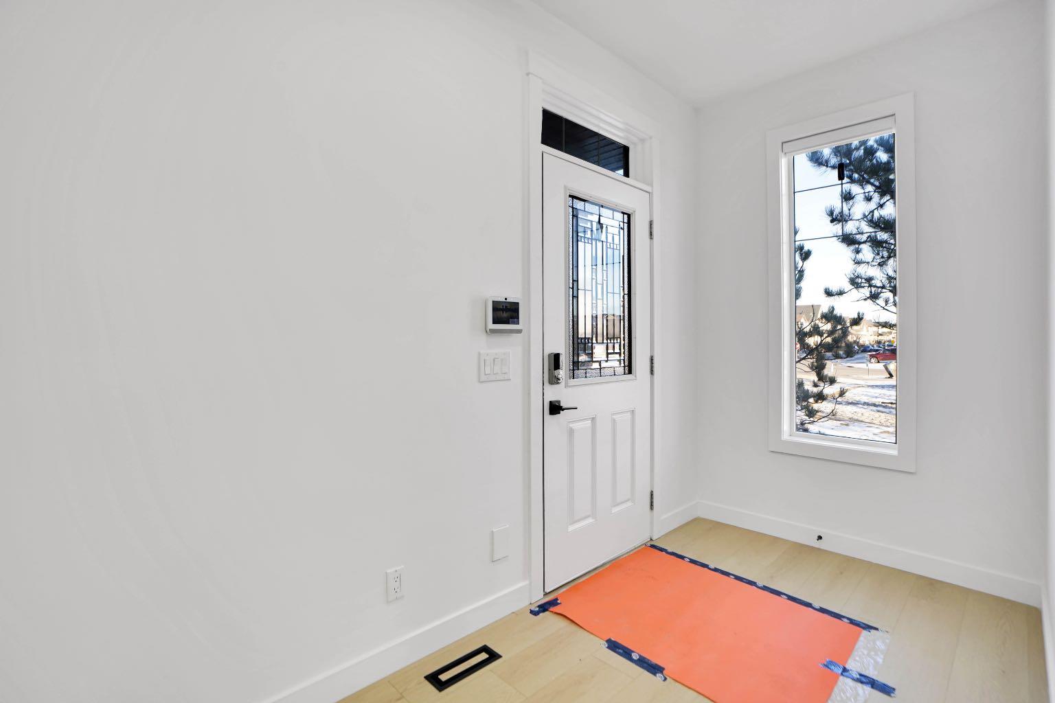 4 Skyview Springs Crescent NE