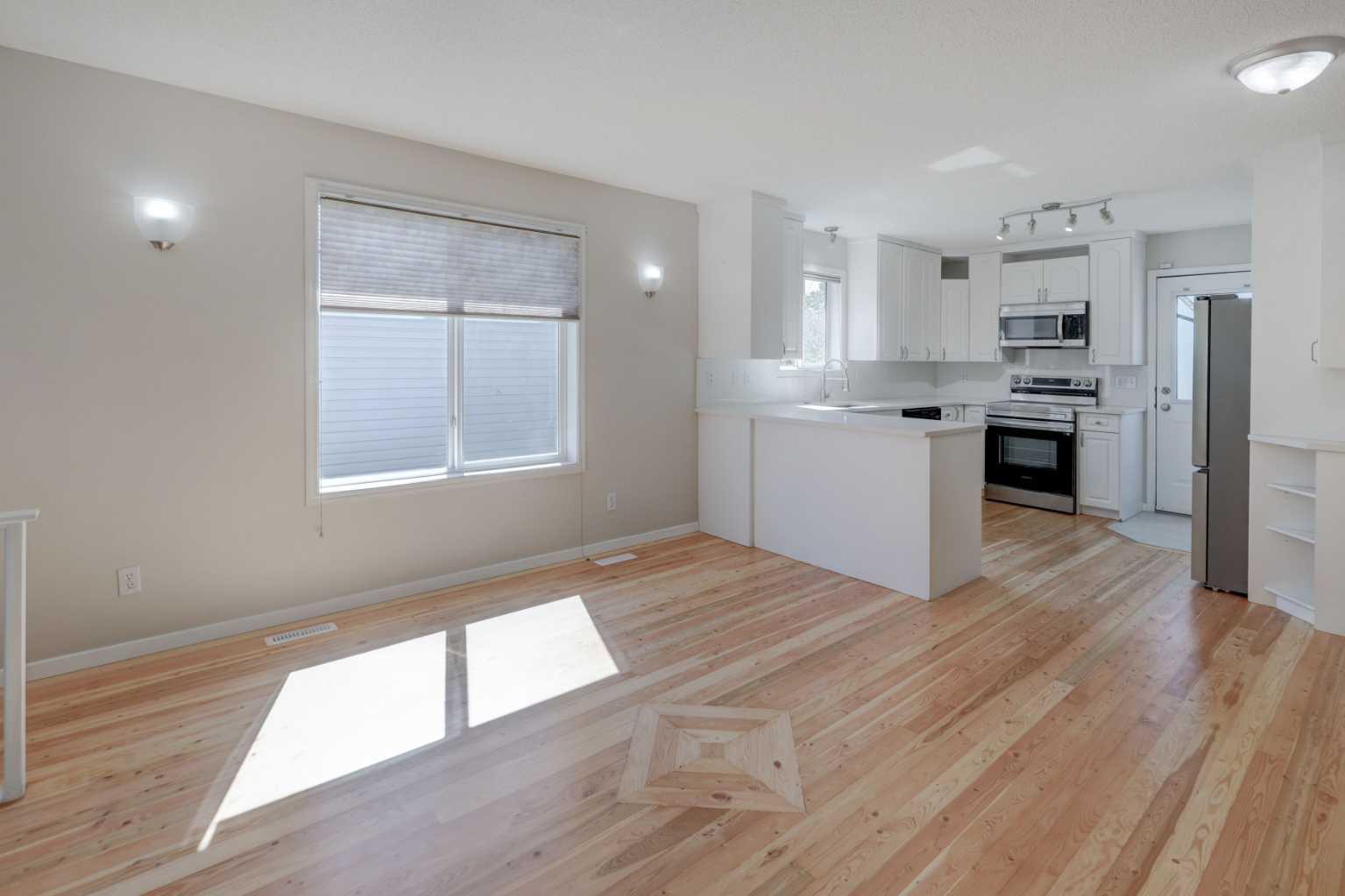 7 Canoe Close