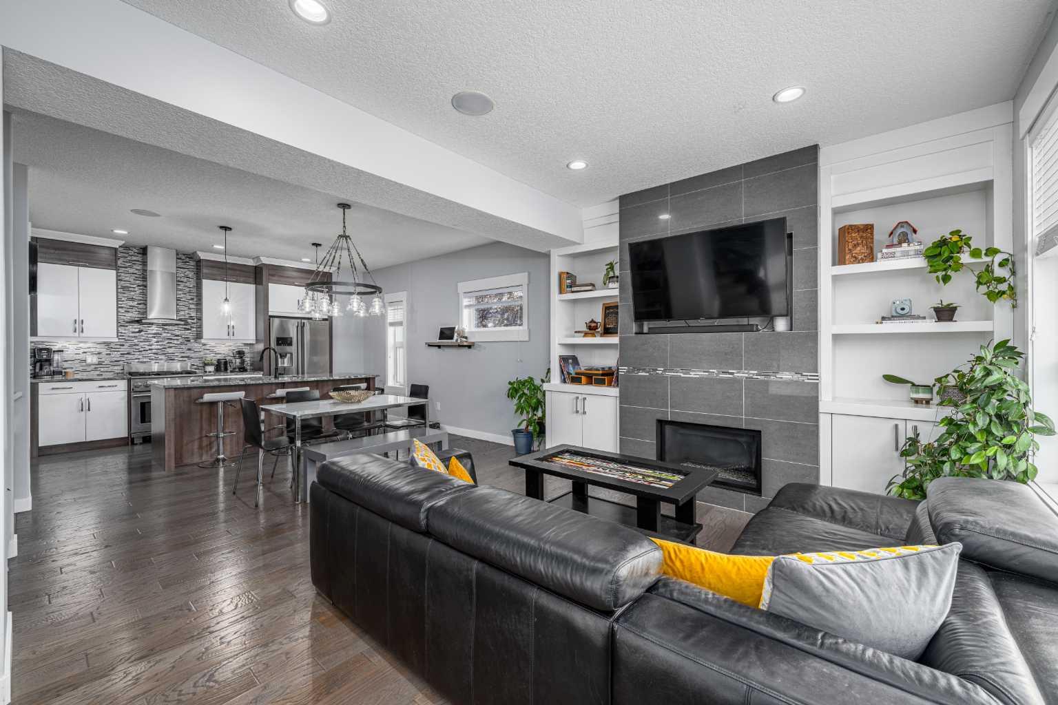 2432 24A Street SW 1