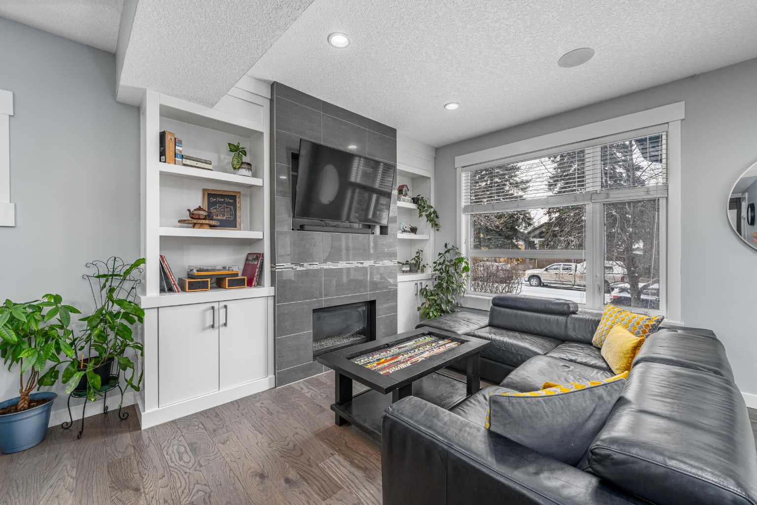 2432 24A Street SW 1