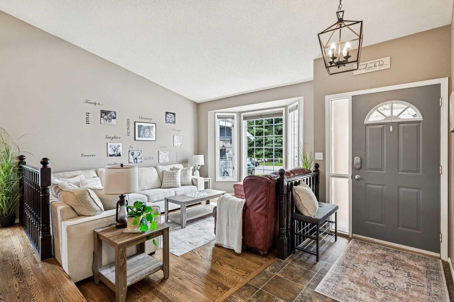 190 Mt Robson Close SE