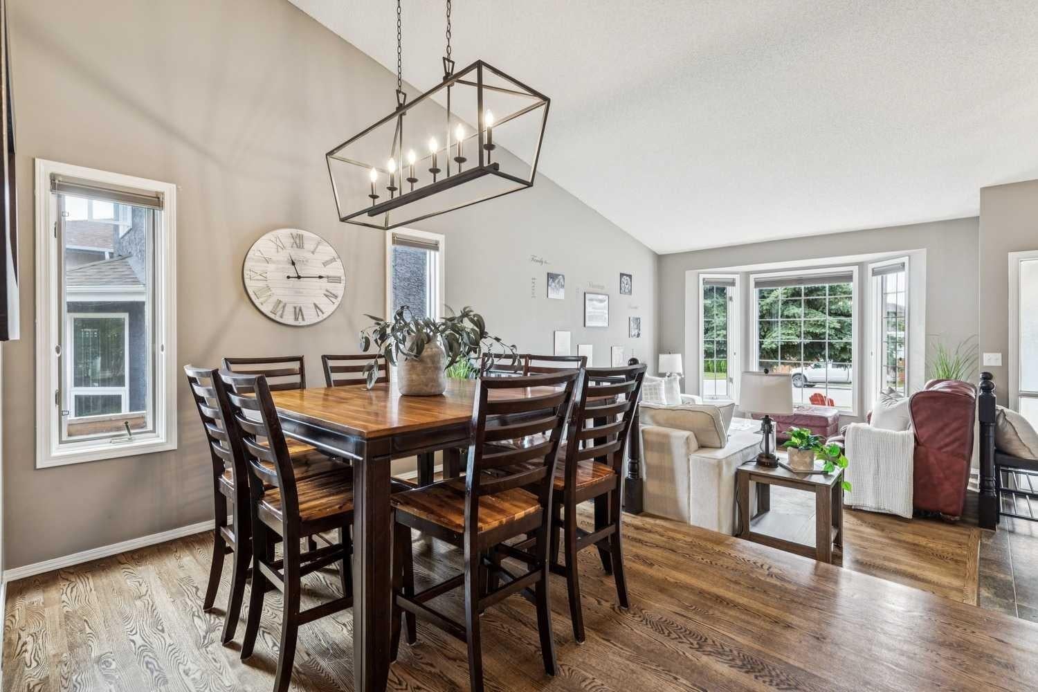 190 Mt Robson Close SE