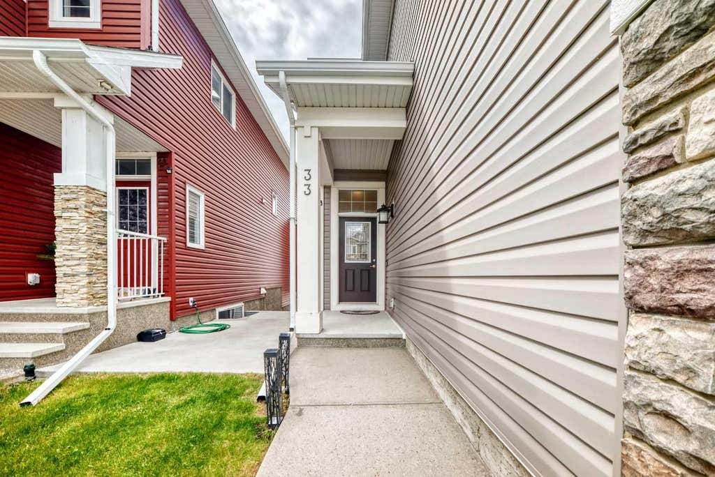 Photo of 33 Redstone Drive NE, Calgary, AB T3N 0N2 (MLS # A2320814)