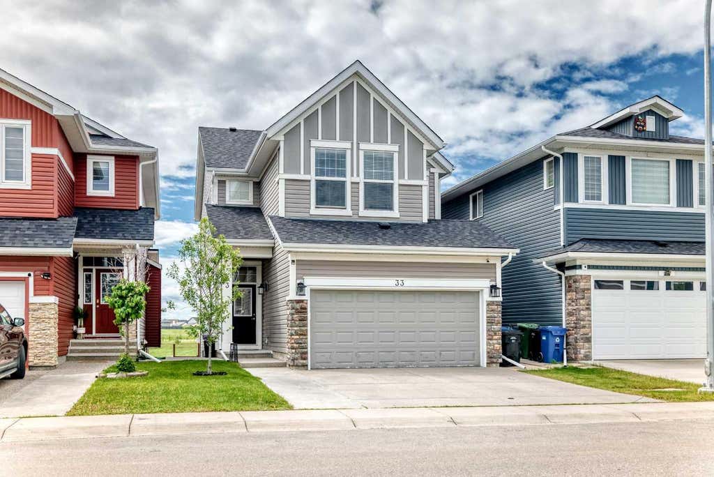 Photo of 33 Redstone Drive NE, Calgary, AB T3N 0N2 (MLS # A2320814)
