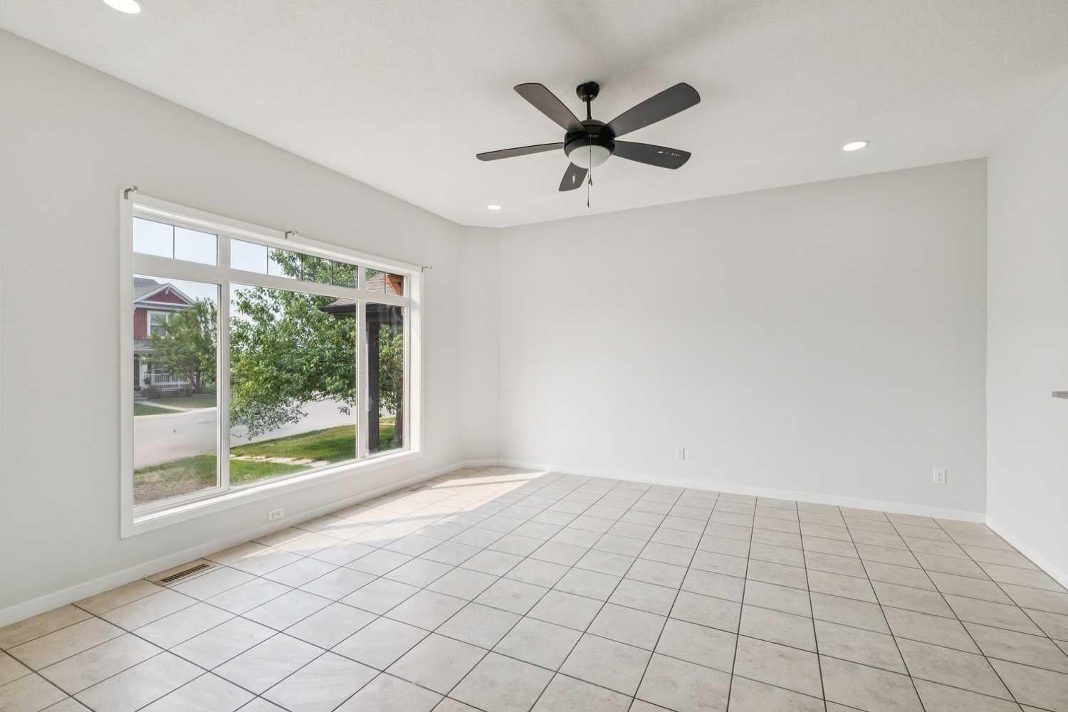12 Autumn Court SE