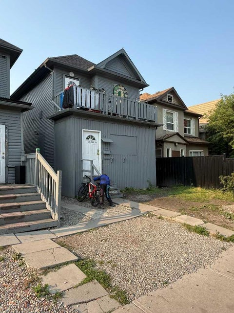 Photo of 1623 12 Avenue SW, Calgary, AB T3C 0R3 (MLS # A2339237)