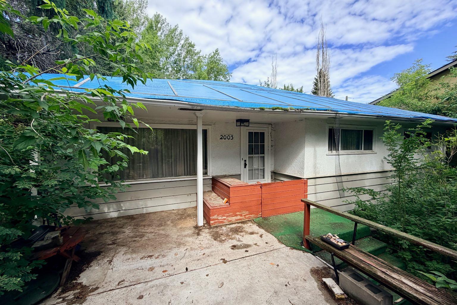 2003 9 Street SW