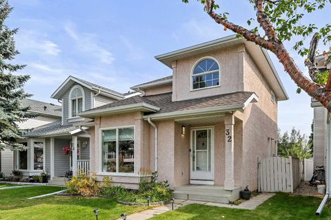 Photo of 32 Millrise Crescent SW, Calgary, AB T2Y 2H6 (MLS # A2309420)
