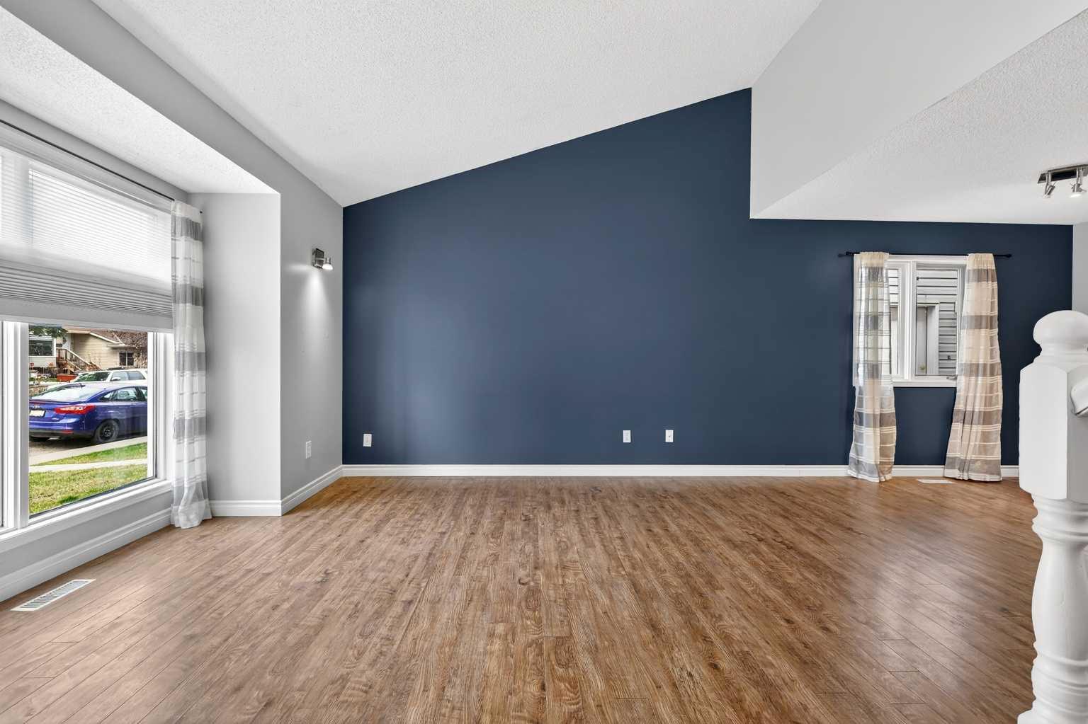 32 Millrise Crescent SW