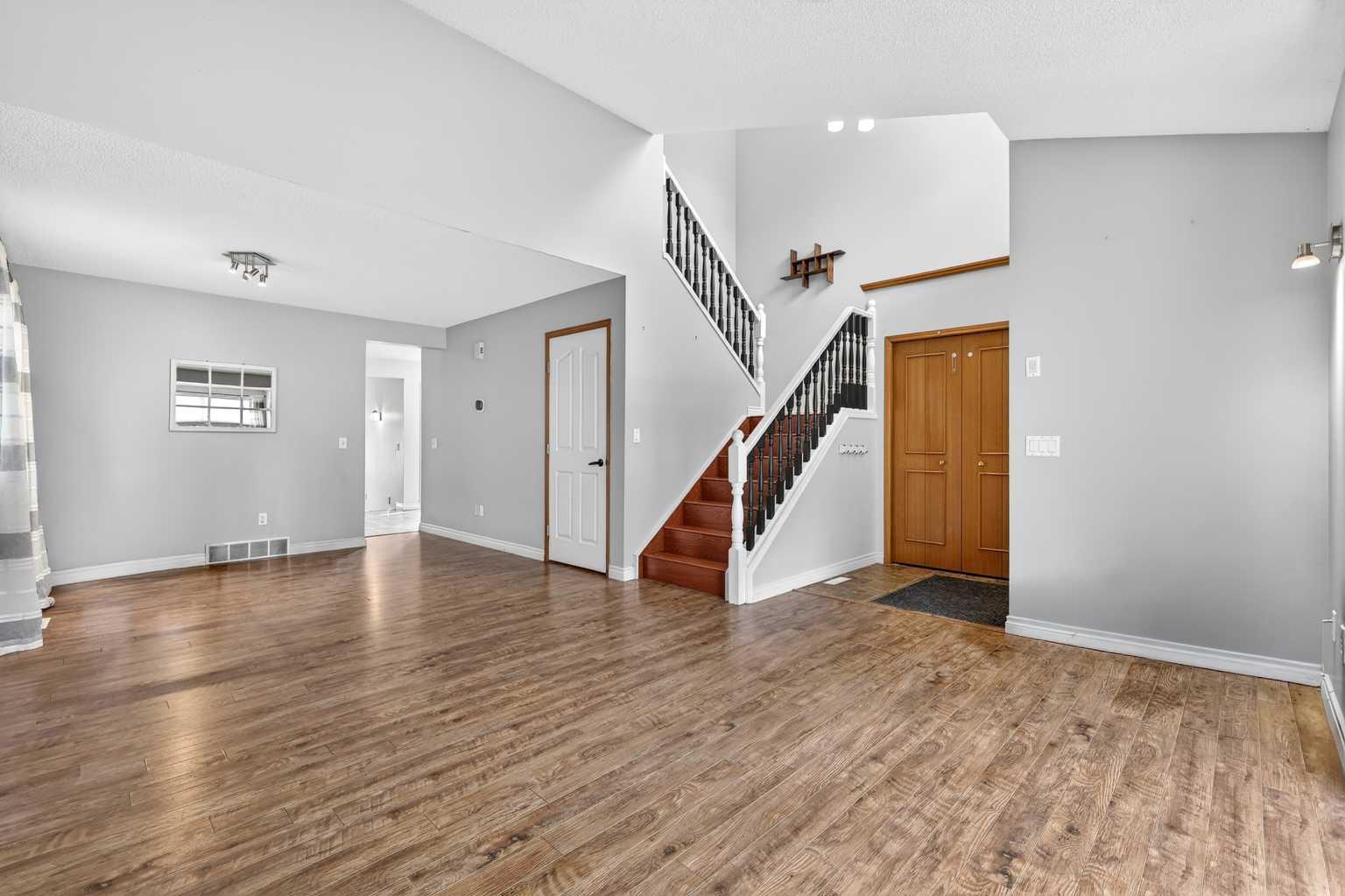 32 Millrise Crescent SW