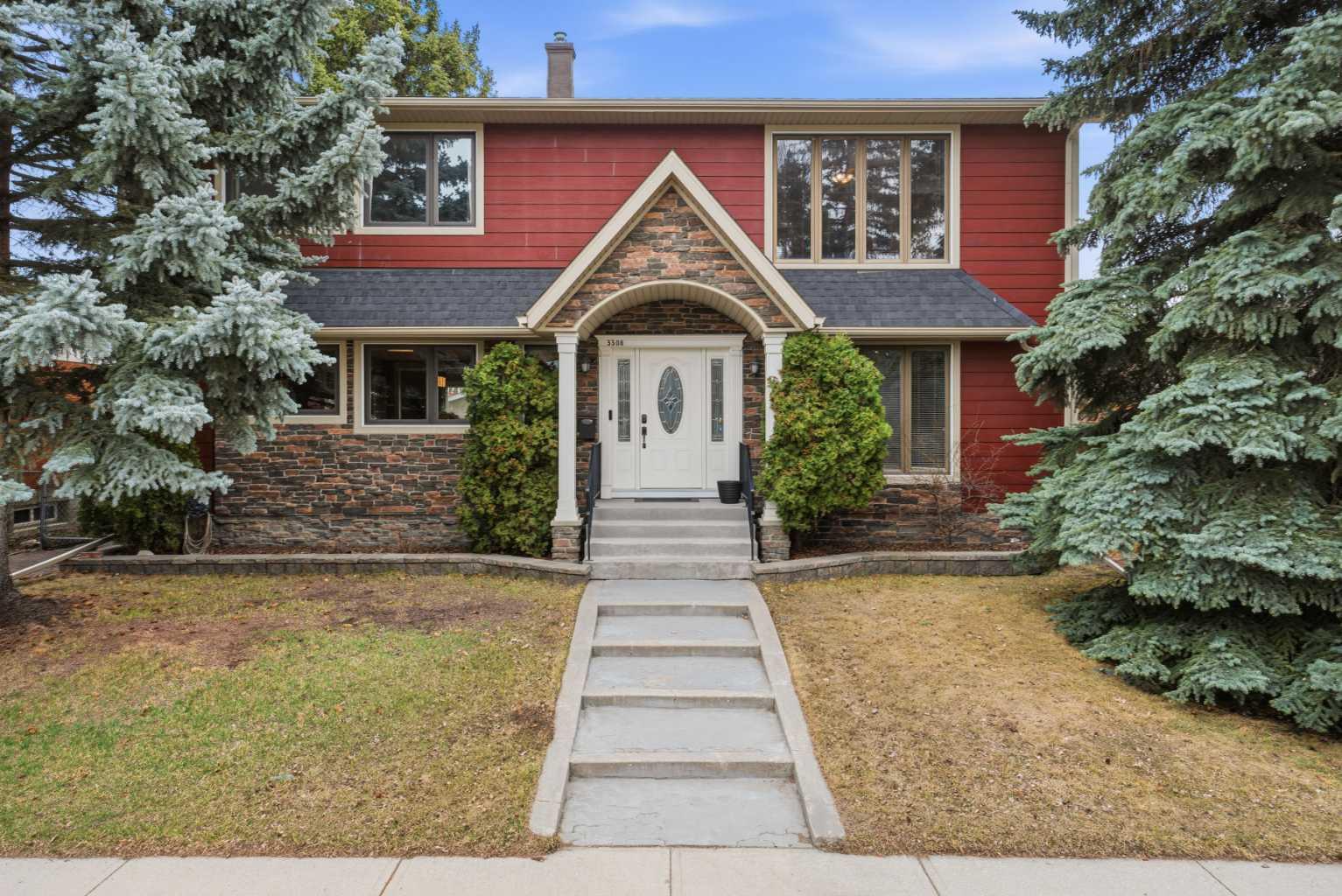 3308 Lakeside Crescent SW