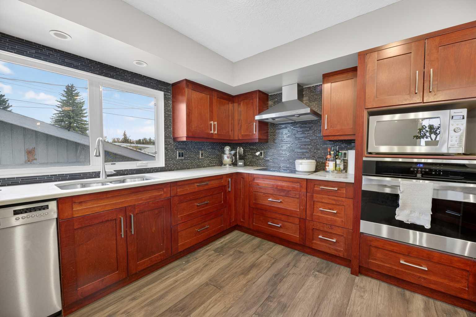 35 Queen Isabella Close SE