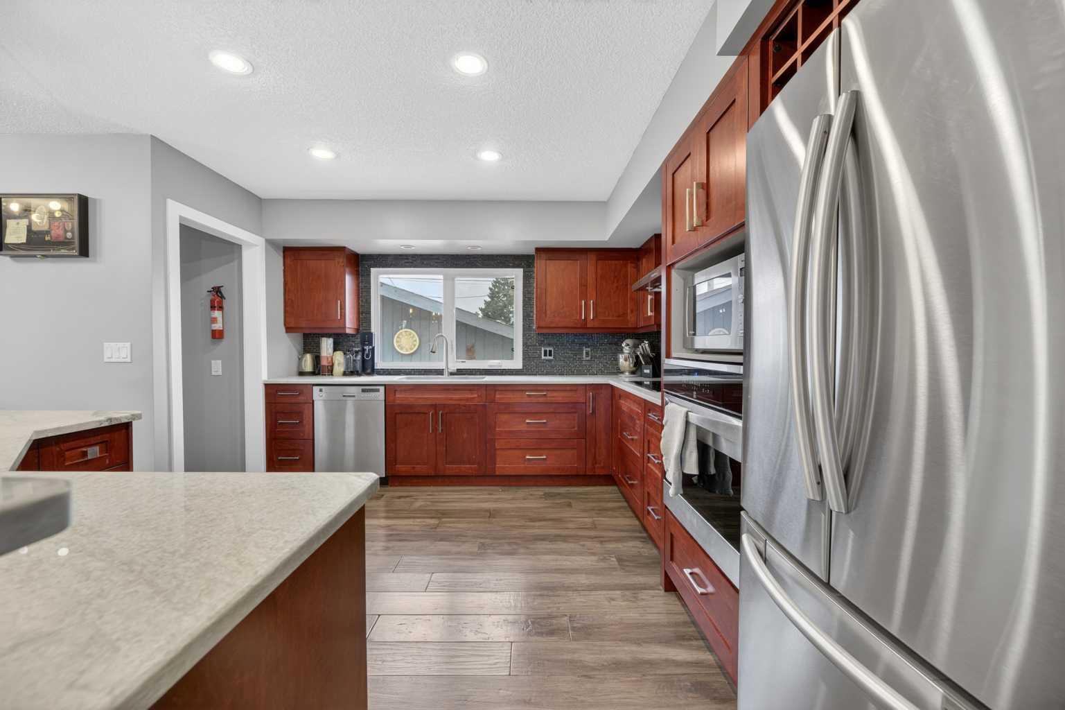35 Queen Isabella Close SE