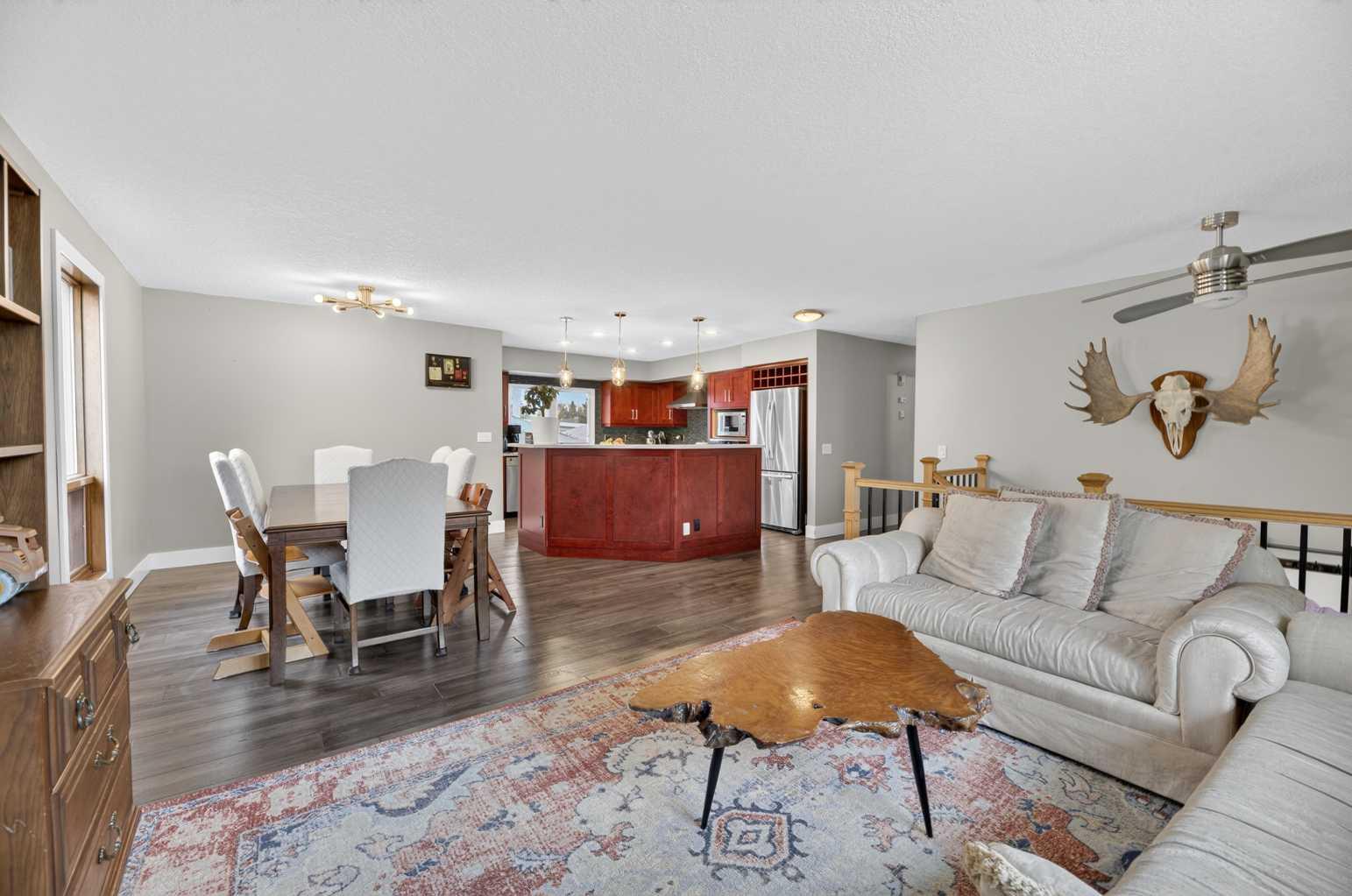 35 Queen Isabella Close SE