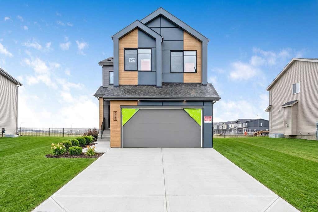 Photo of 367 Heartwood Gardens SE, Calgary, AB T3M 2K1 (MLS # A2328904)