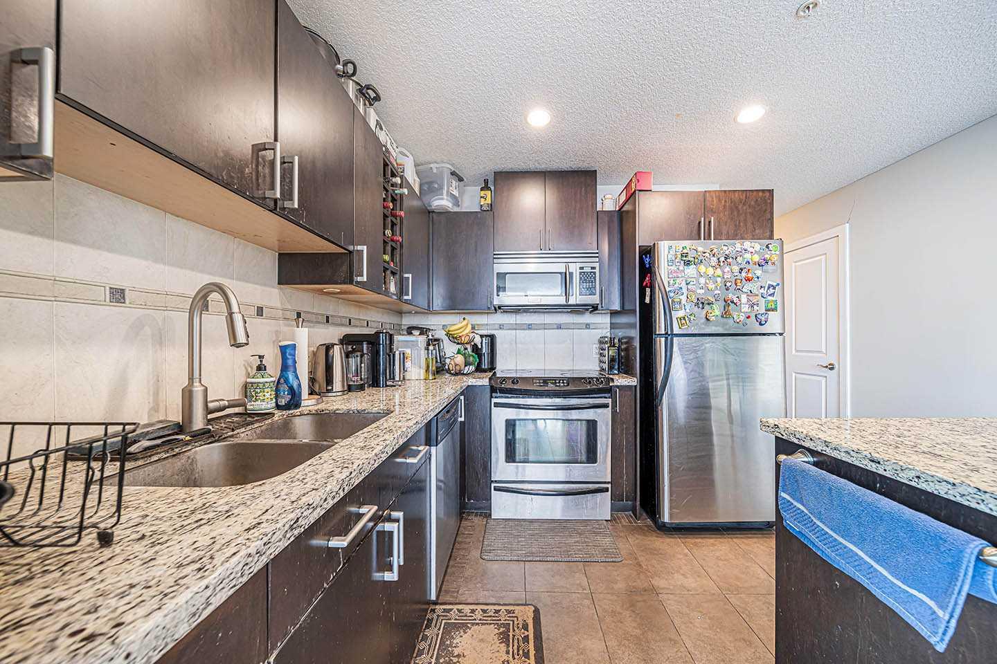 77 Spruce Place SW 2102